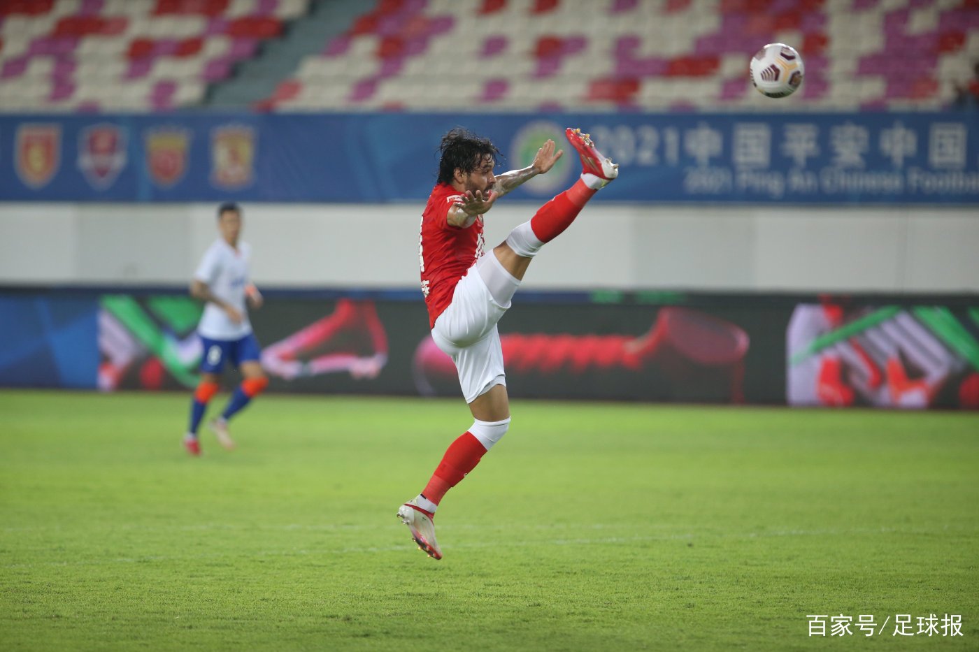 米兰体育直播-鹿岛鹿角外援训练状态火热，世俱杯淘汰赛关键战的简单介绍