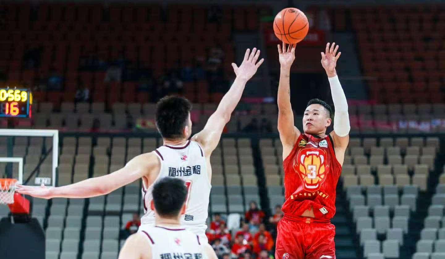 包含浙江队爆发神级表现，CBA季后赛被彻底压制，逆转的词条