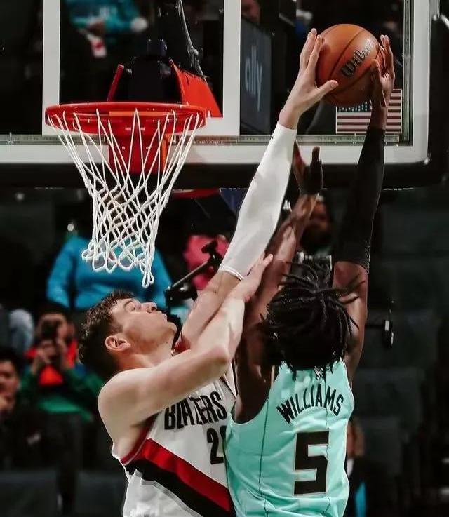 开拓者遭逢猛龙劲敌，难以立足