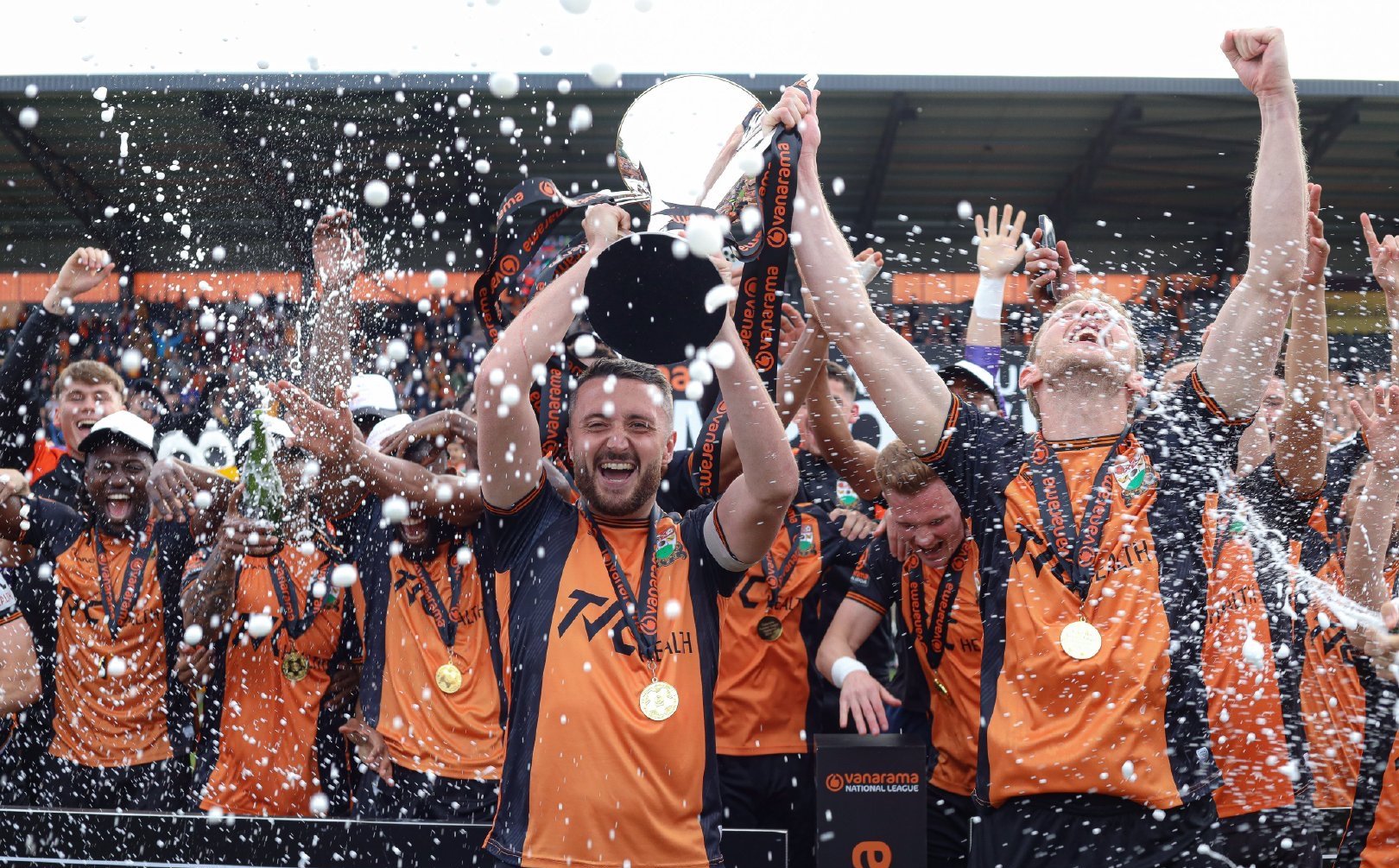 利兹联取得胜利，英格兰足球联赛风生水起的简单介绍