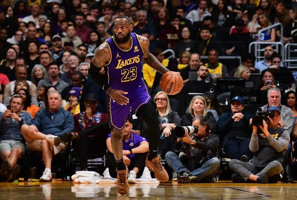 米兰体育app-包含76人主场逆转湖人，东部半决赛再续一阵的词条