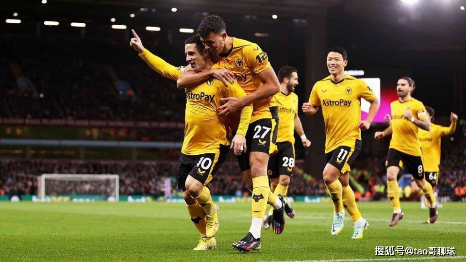 狼队艰难逼平谢菲联,连续两轮不胜,球迷呼吁主教练做出调整 狼队艰难逼平谢菲联,连续两轮不胜,球迷呼吁主教练做出调整