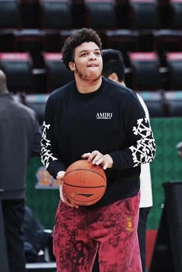 米兰体育官方入口-圣蒂埃特罗伤愈复出，球队战绩大幅改观的简单介绍