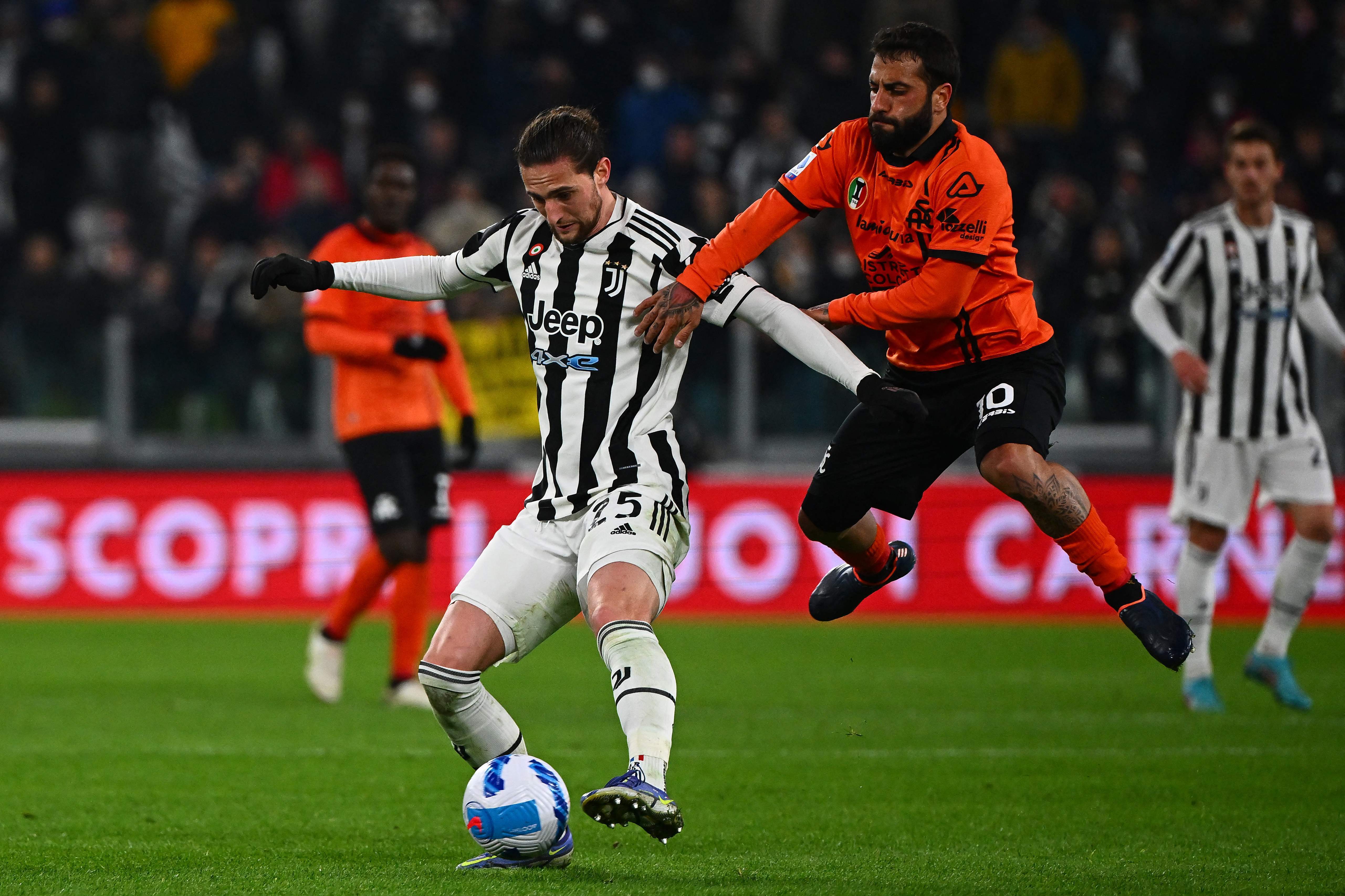 包含意大利球员禁赛风波，各界猜测纷纷的词条