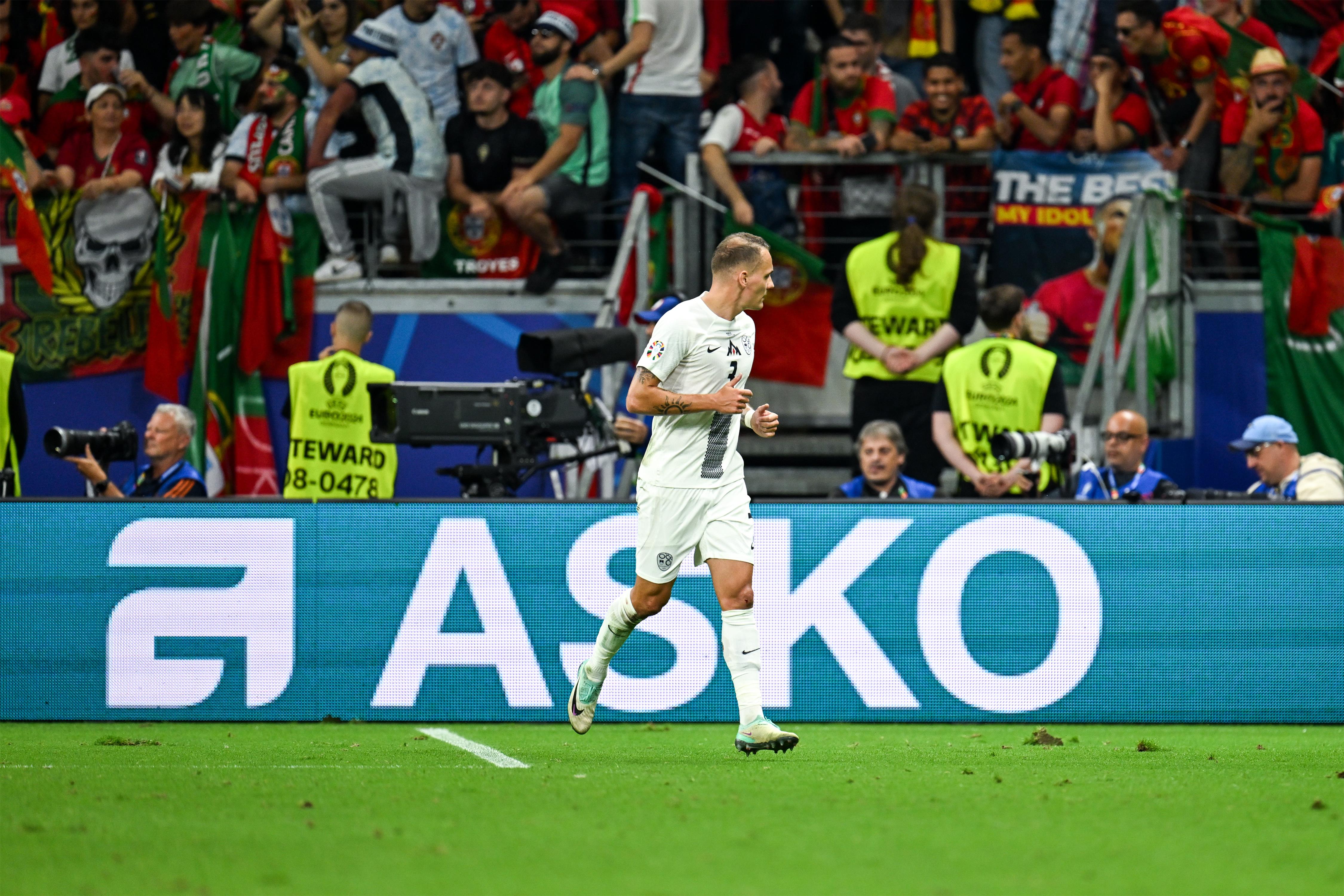 米兰体育app下载地址-国际足球赛场上东方球队异军突起