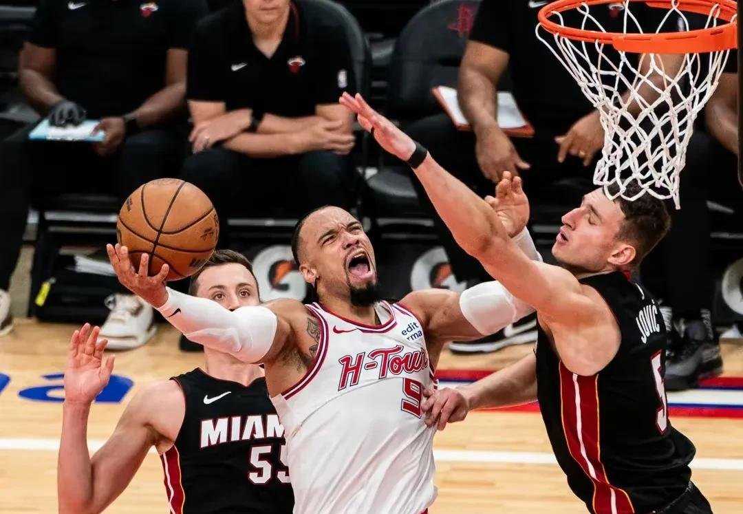 米兰体育登录入口-热火球员活跃场上，持续贡献关键进球的简单介绍