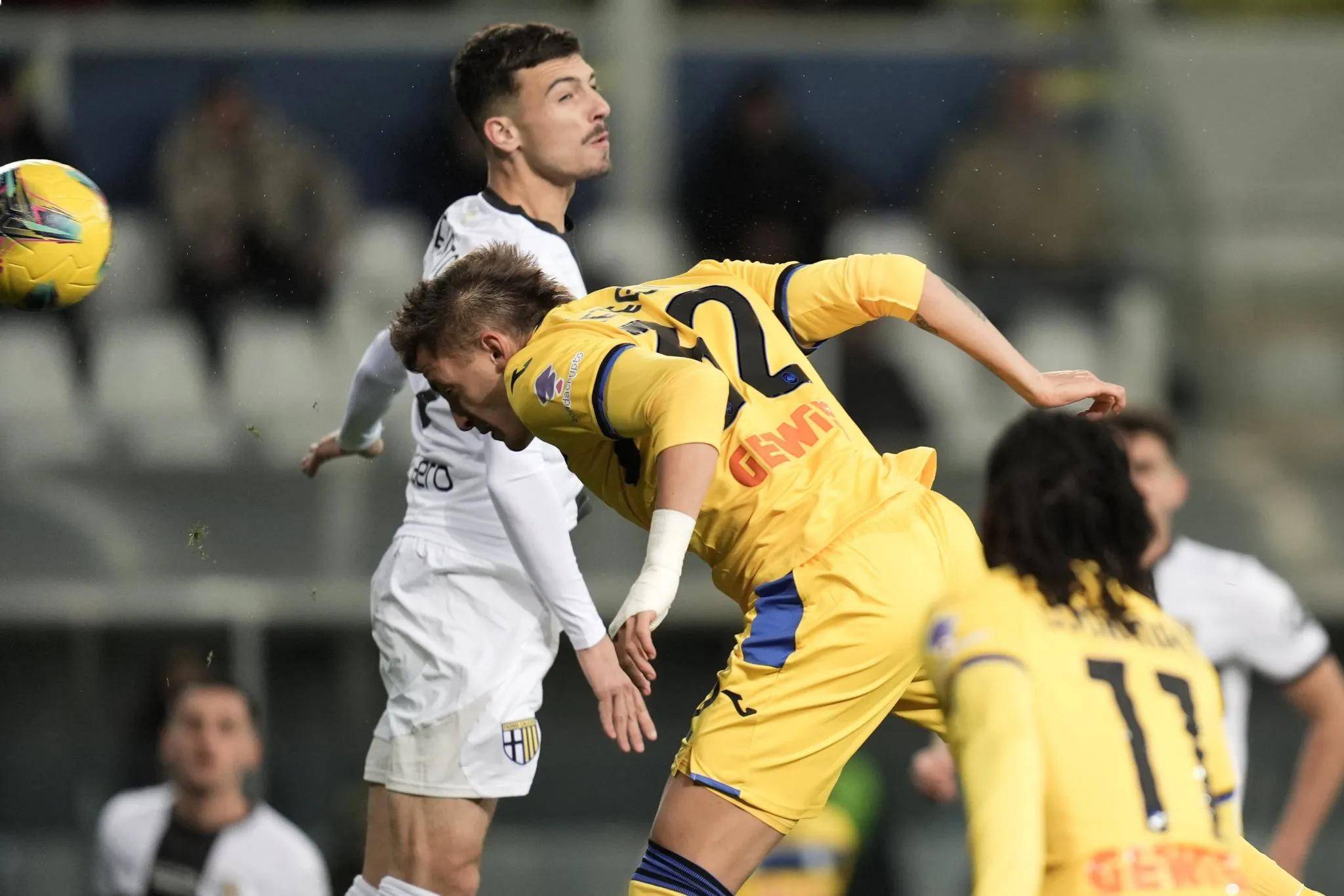 包含亚特兰大主帅因战术问题备受质疑，意甲前四存疑的词条