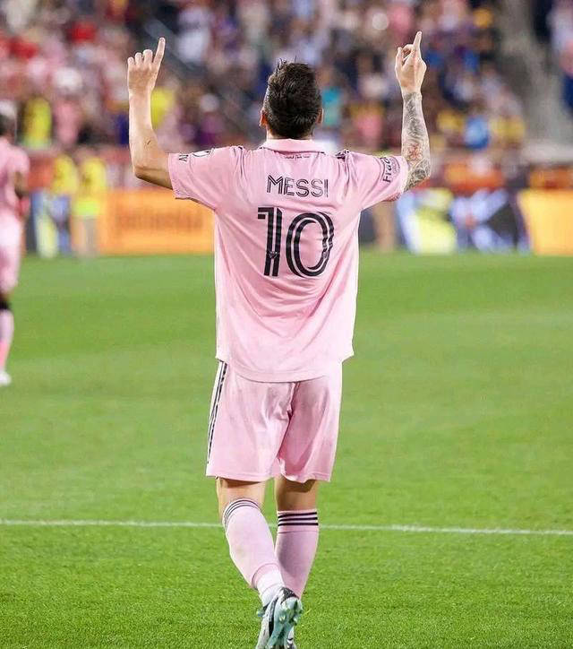 米兰体育教练-巴塞罗那前锋梅西在冠军杯比赛中获得一等奖