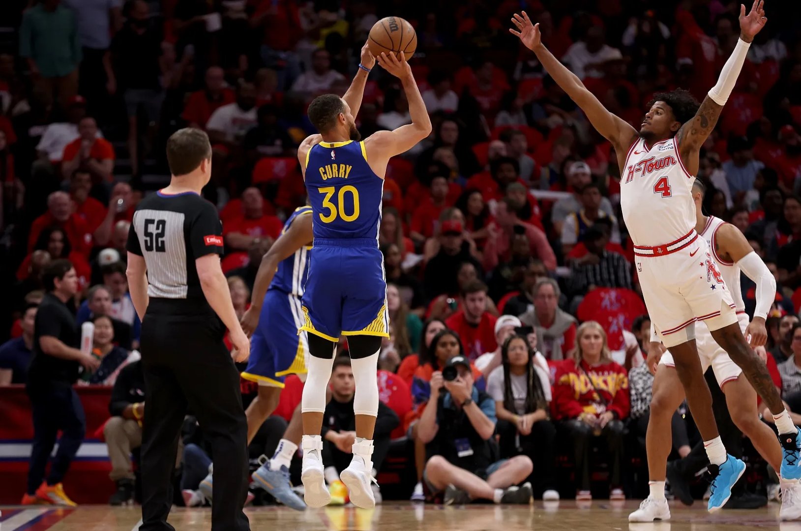 火箭惊险击败黄蜂，继续领先西部