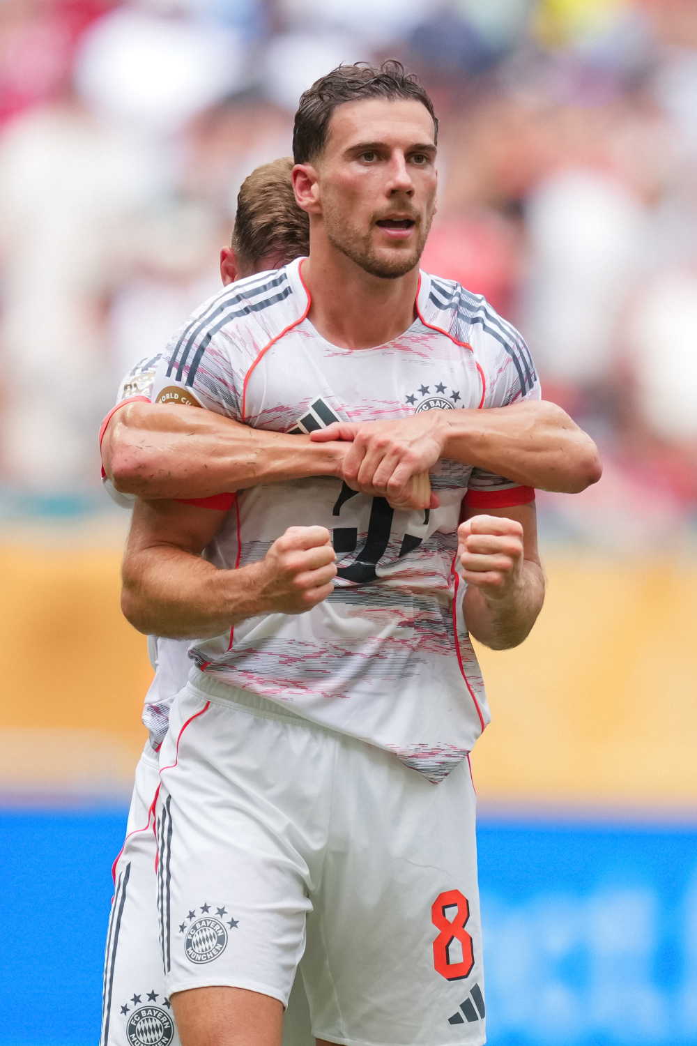 拜仁慕尼黑赛季前景备受盘问，谁将勇夺冠军