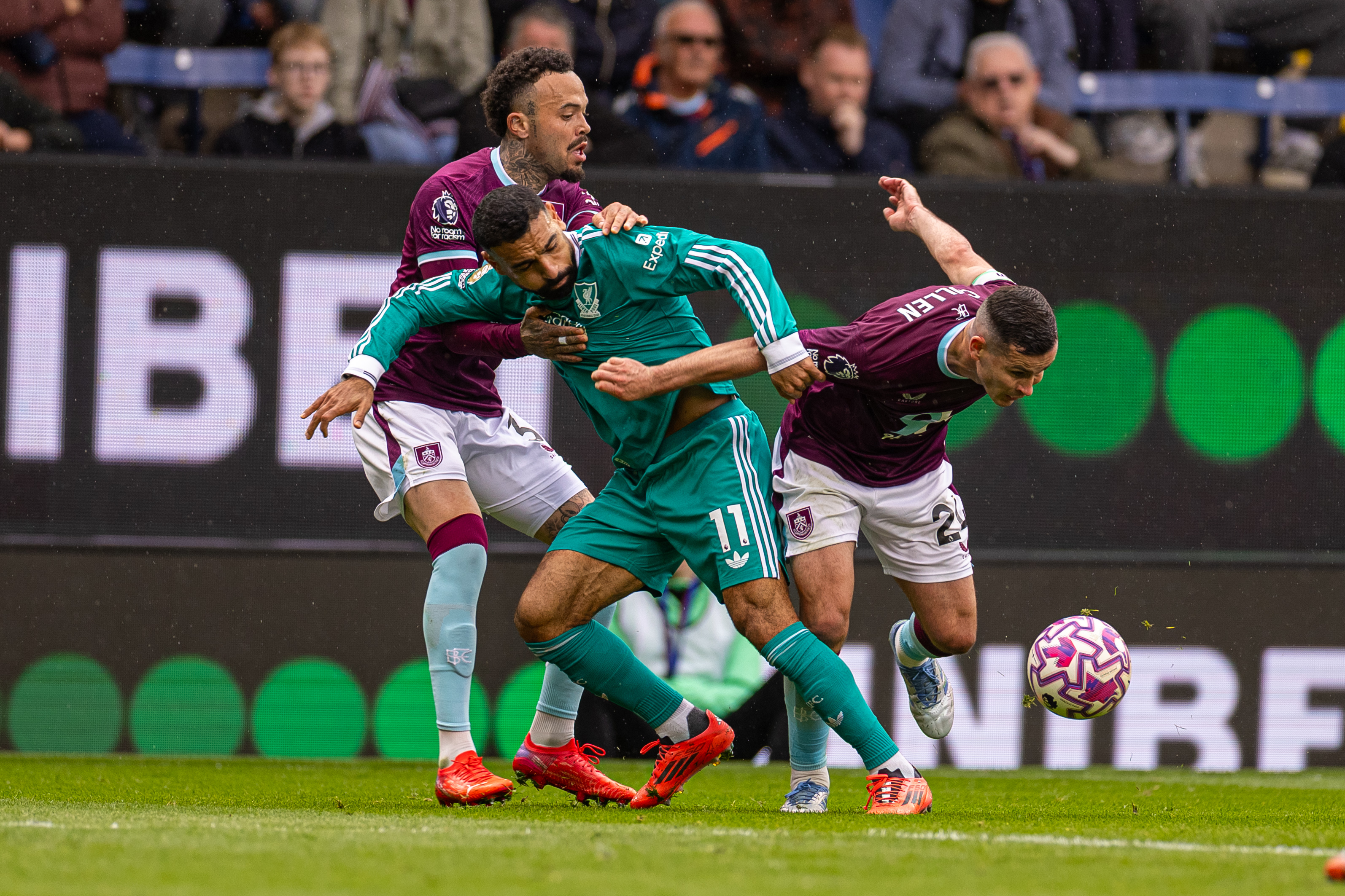 包含利物浦迎战伯恩利，赛前大猜想谁能获胜？的词条