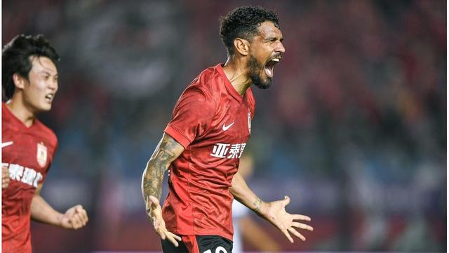 包含中超球队外援表现低迷，真能带领球队逆境的词条